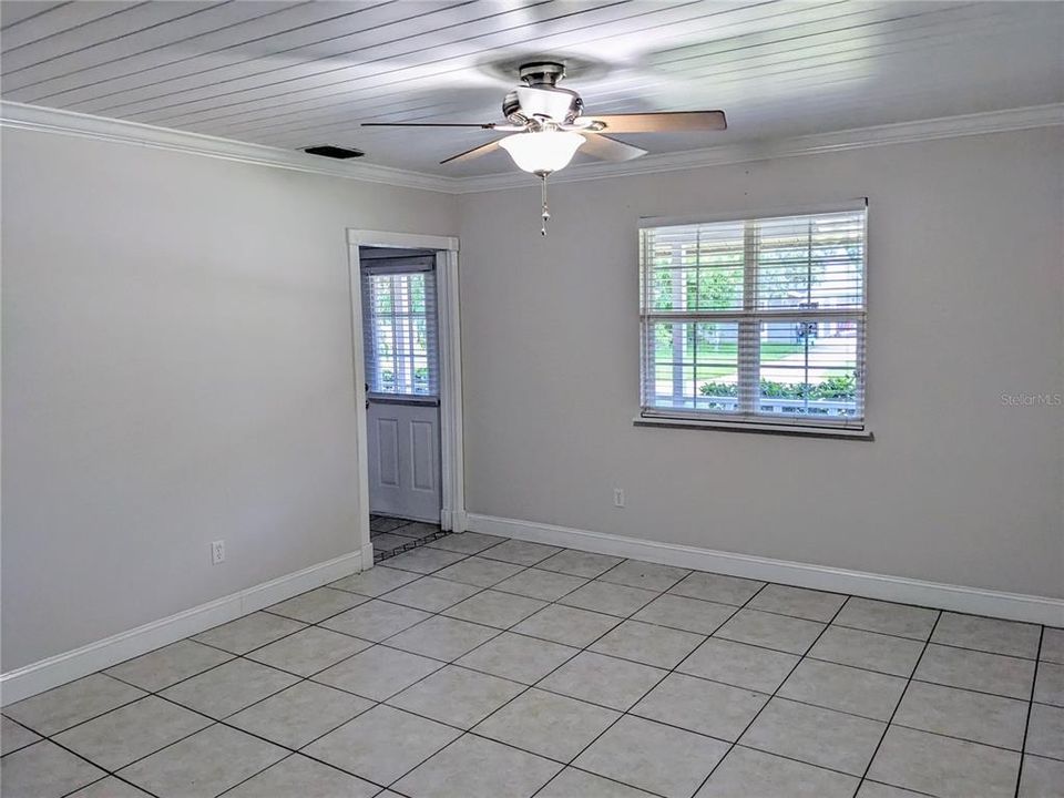 Под контрактом: $459,900 (4 спален, 2 ванн, 1901 Квадратных фут)