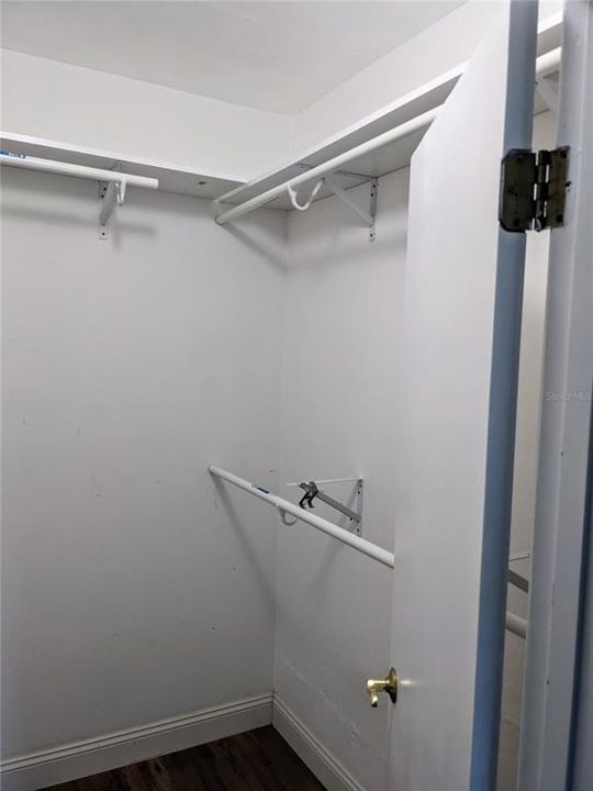 Под контрактом: $459,900 (4 спален, 2 ванн, 1901 Квадратных фут)