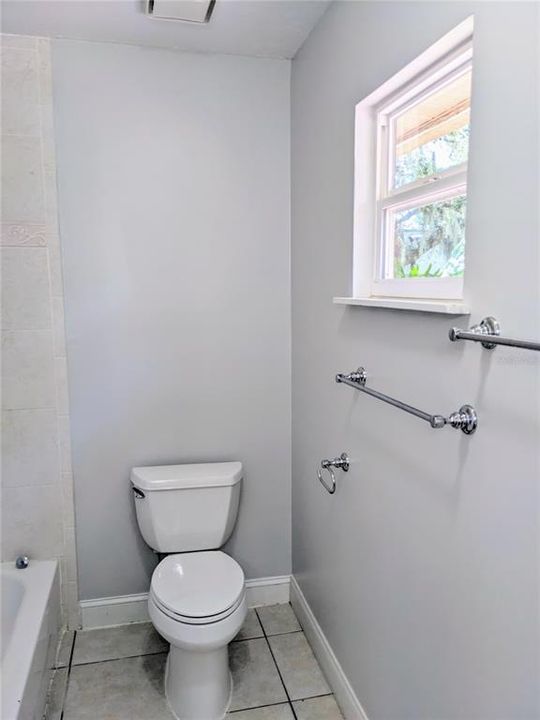 Под контрактом: $459,900 (4 спален, 2 ванн, 1901 Квадратных фут)