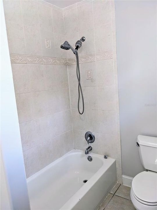 Под контрактом: $459,900 (4 спален, 2 ванн, 1901 Квадратных фут)