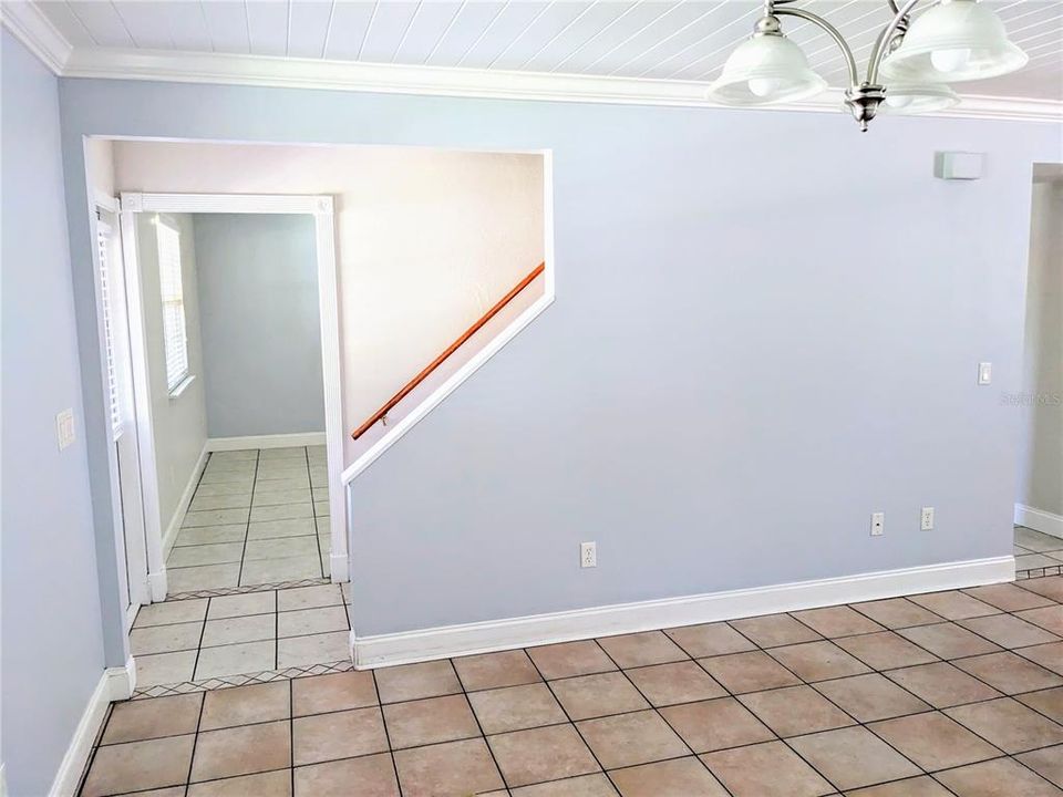 Под контрактом: $459,900 (4 спален, 2 ванн, 1901 Квадратных фут)