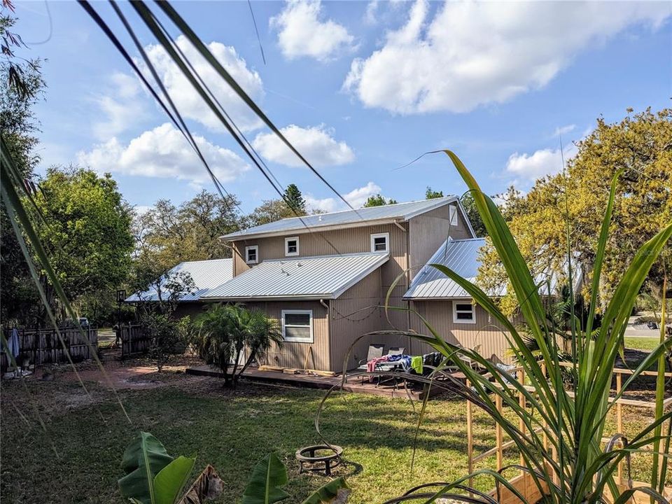 Под контрактом: $459,900 (4 спален, 2 ванн, 1901 Квадратных фут)