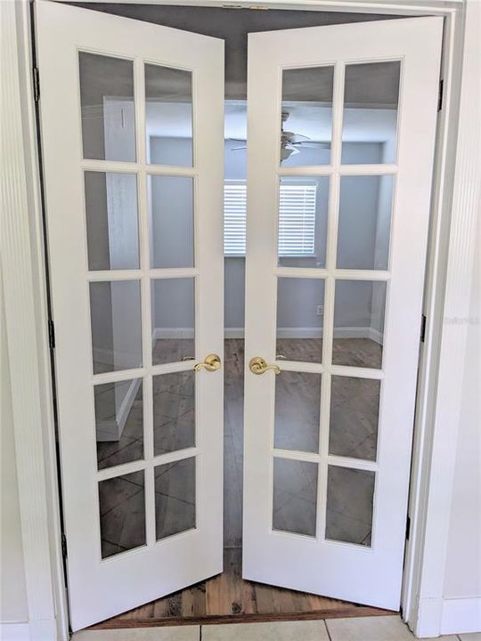 Под контрактом: $459,900 (4 спален, 2 ванн, 1901 Квадратных фут)