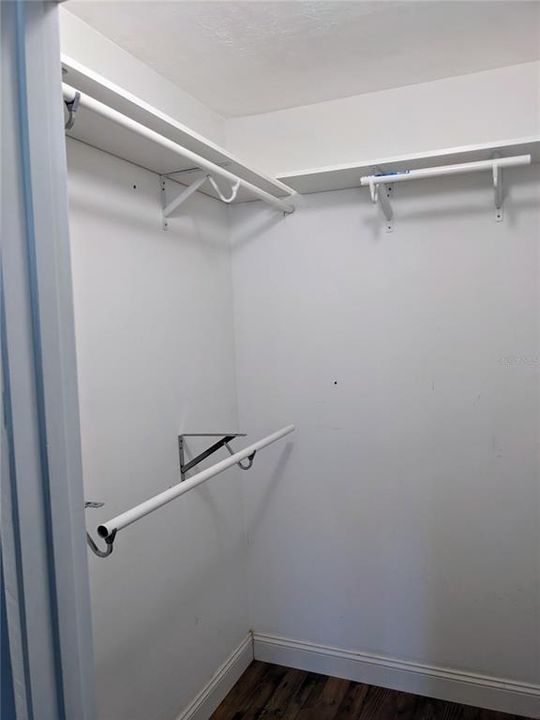 Под контрактом: $459,900 (4 спален, 2 ванн, 1901 Квадратных фут)