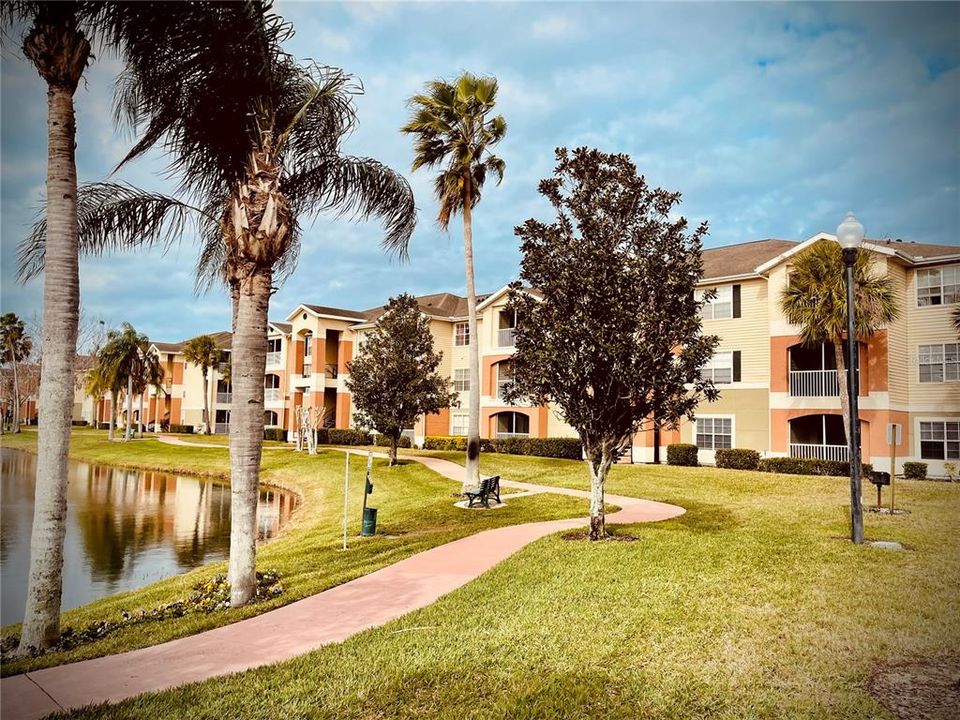 Recently Rented: $1,950 (3 beds, 2 baths, 1180 Square Feet)