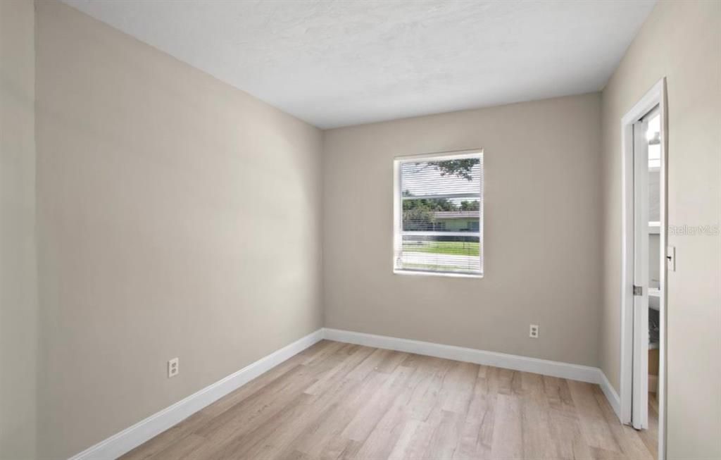 For Sale: $249,900 (3 beds, 2 baths, 1050 Square Feet)