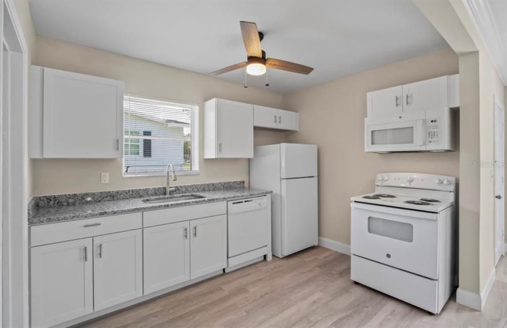 For Sale: $249,900 (3 beds, 2 baths, 1050 Square Feet)