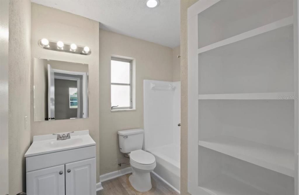 For Sale: $249,900 (3 beds, 2 baths, 1050 Square Feet)