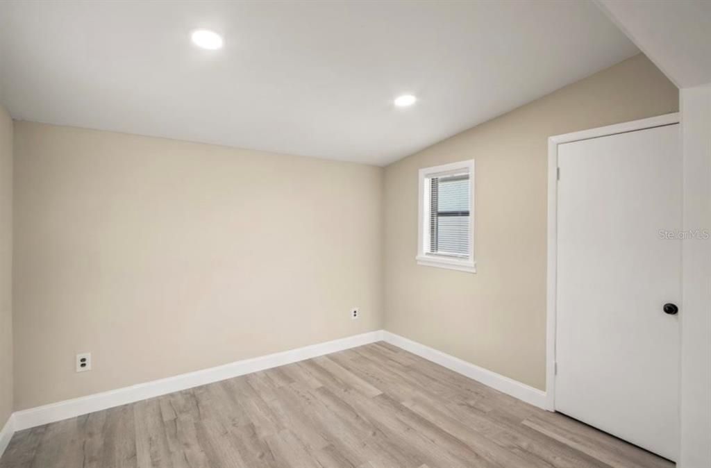 For Sale: $249,900 (3 beds, 2 baths, 1050 Square Feet)
