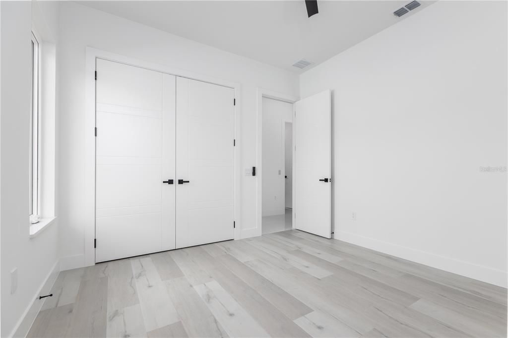 For Sale: $799,000 (3 beds, 2 baths, 2314 Square Feet)