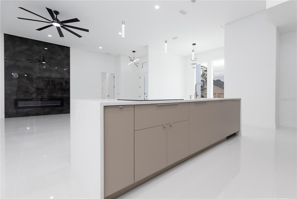 For Sale: $799,000 (3 beds, 2 baths, 2314 Square Feet)