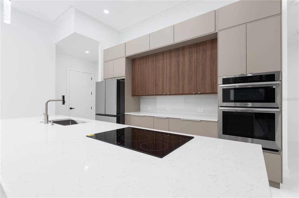 For Sale: $799,000 (3 beds, 2 baths, 2314 Square Feet)