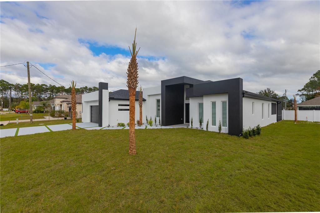 For Sale: $799,000 (3 beds, 2 baths, 2314 Square Feet)