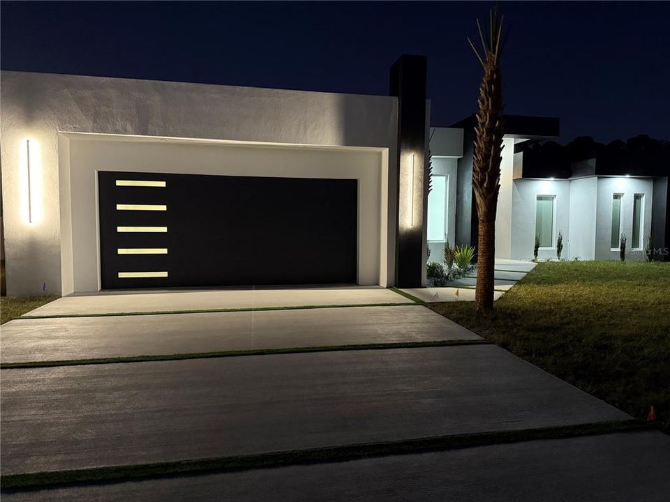 For Sale: $799,000 (3 beds, 2 baths, 2314 Square Feet)