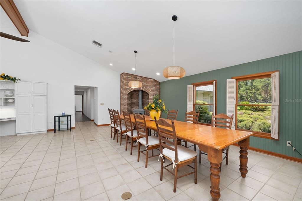 For Rent: $7,000 (5 beds, 4 baths, 4044 Square Feet)