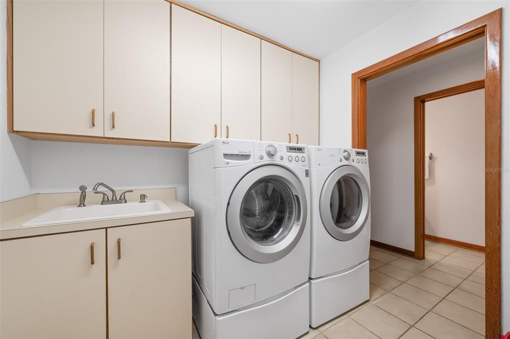 For Rent: $7,000 (5 beds, 4 baths, 4044 Square Feet)