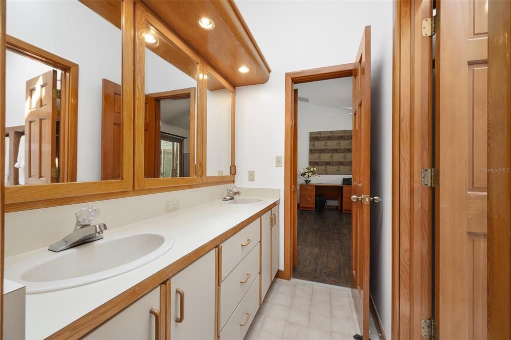 For Rent: $7,000 (5 beds, 4 baths, 4044 Square Feet)