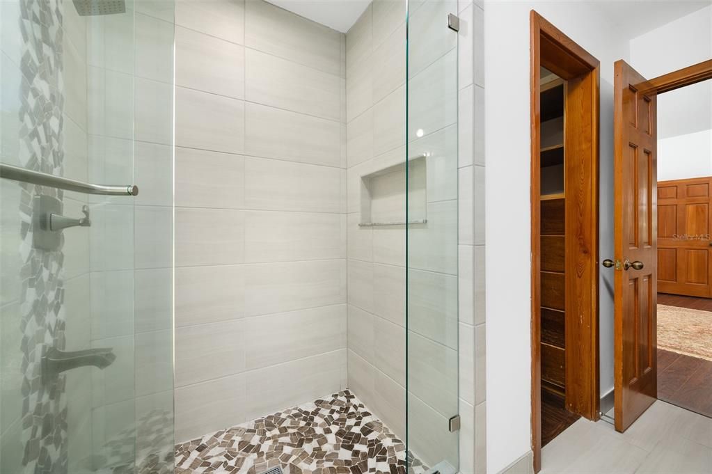 For Rent: $7,000 (5 beds, 4 baths, 4044 Square Feet)