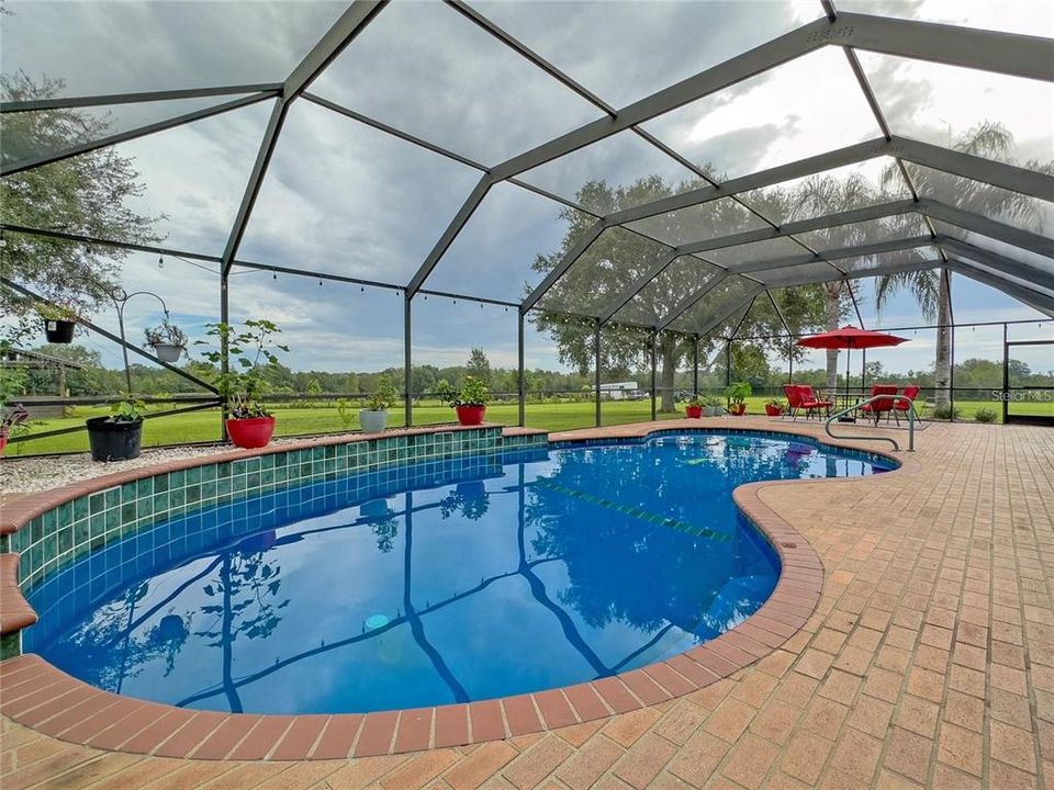 For Sale: $800,000 (3 beds, 2 baths, 2067 Square Feet)