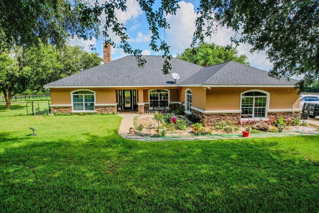 For Sale: $800,000 (3 beds, 2 baths, 2067 Square Feet)