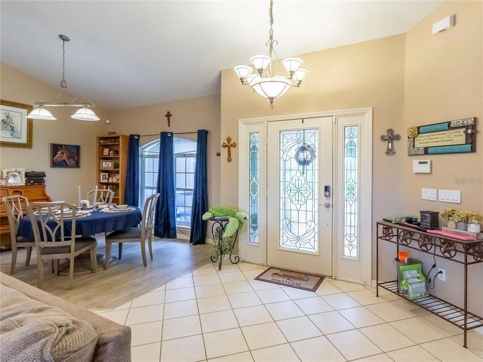 For Sale: $800,000 (3 beds, 2 baths, 2067 Square Feet)