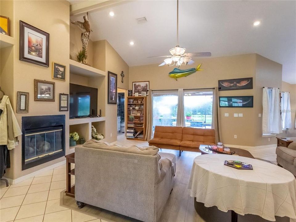 For Sale: $800,000 (3 beds, 2 baths, 2067 Square Feet)