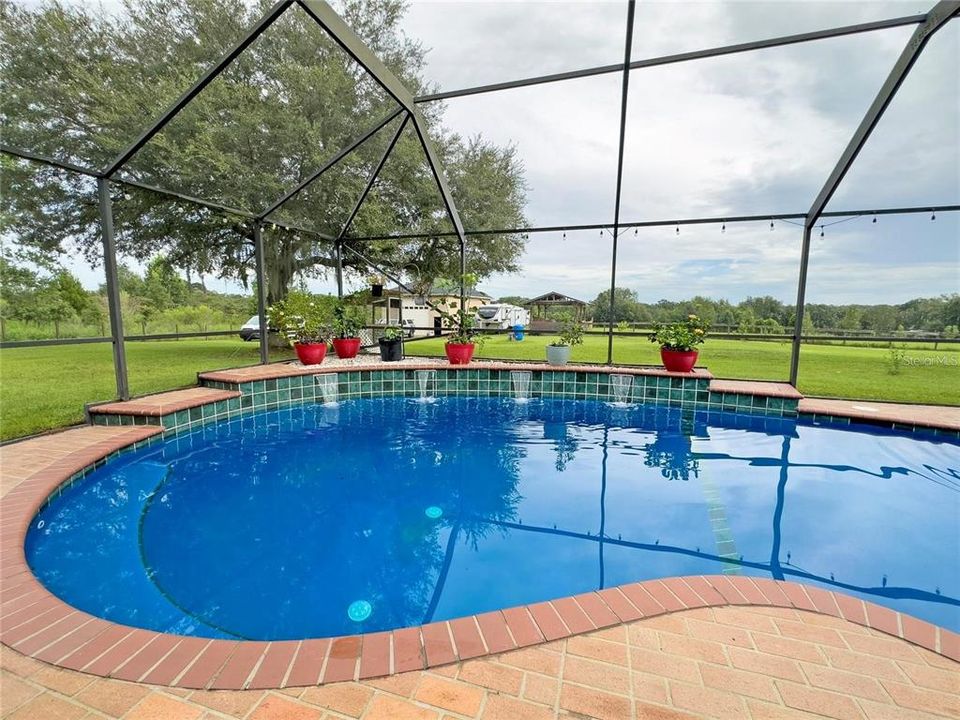 For Sale: $800,000 (3 beds, 2 baths, 2067 Square Feet)