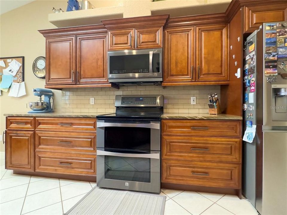 For Sale: $800,000 (3 beds, 2 baths, 2067 Square Feet)