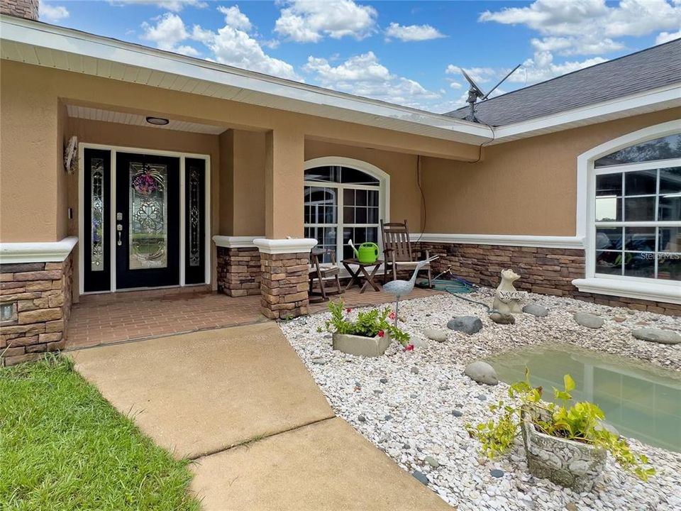 For Sale: $800,000 (3 beds, 2 baths, 2067 Square Feet)