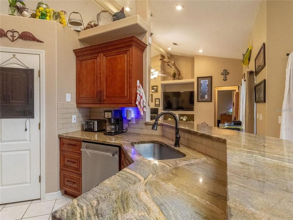 For Sale: $800,000 (3 beds, 2 baths, 2067 Square Feet)