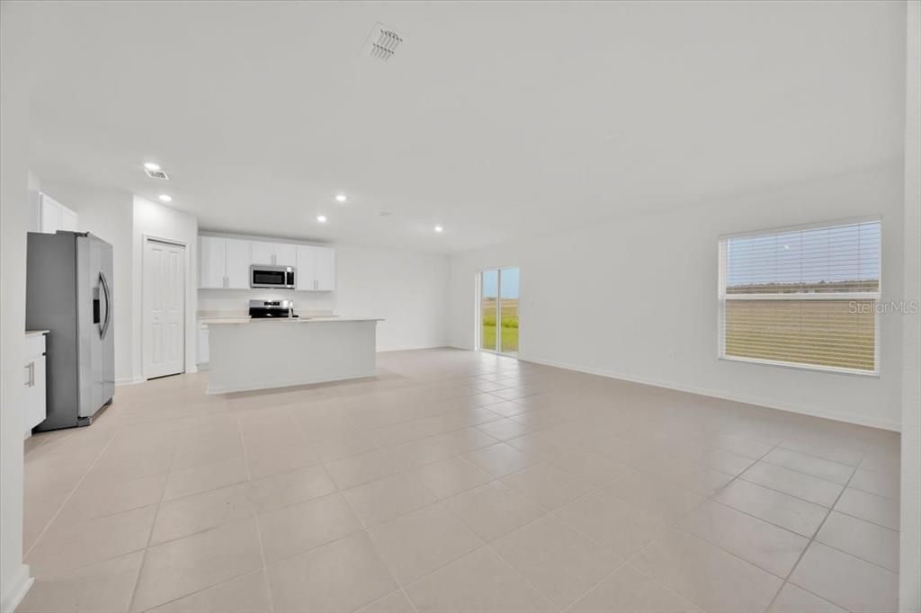 For Rent: $2,100 (4 beds, 2 baths, 1824 Square Feet)