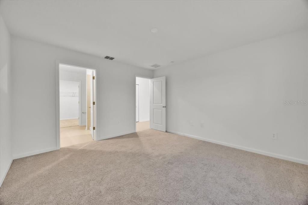 For Rent: $2,100 (4 beds, 2 baths, 1824 Square Feet)