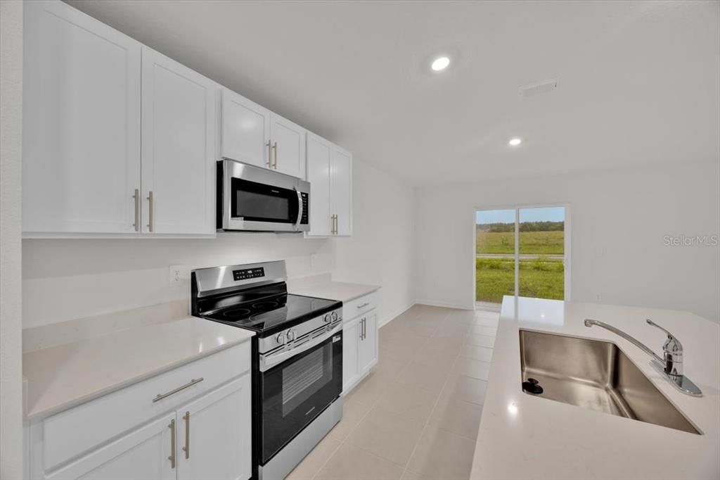 For Rent: $2,100 (4 beds, 2 baths, 1824 Square Feet)