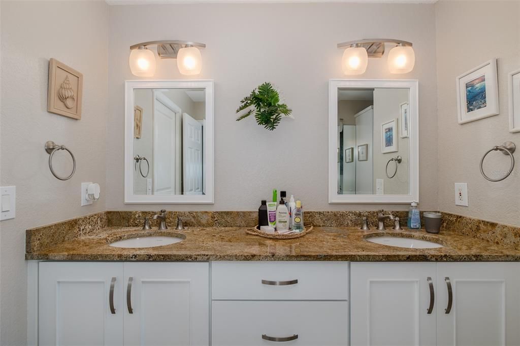 На продажу: $489,500 (2 спален, 2 ванн, 1578 Квадратных фут)