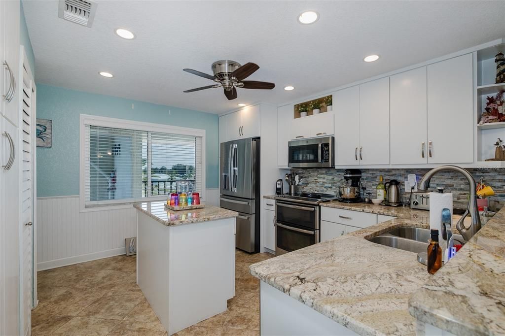 На продажу: $489,500 (2 спален, 2 ванн, 1578 Квадратных фут)