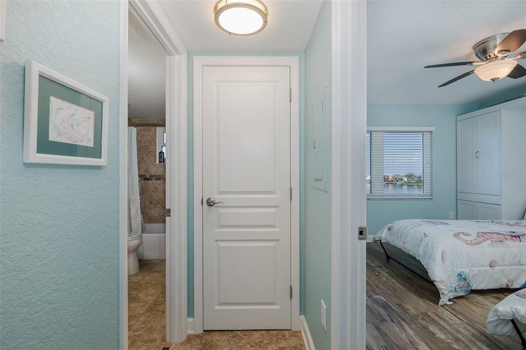 На продажу: $489,500 (2 спален, 2 ванн, 1578 Квадратных фут)