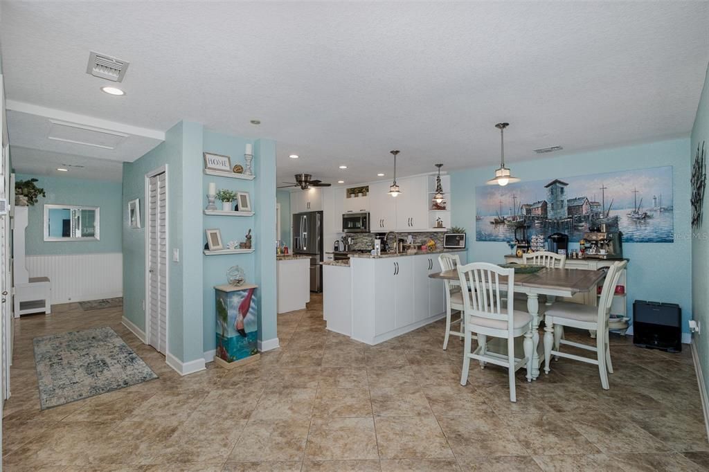 На продажу: $489,500 (2 спален, 2 ванн, 1578 Квадратных фут)