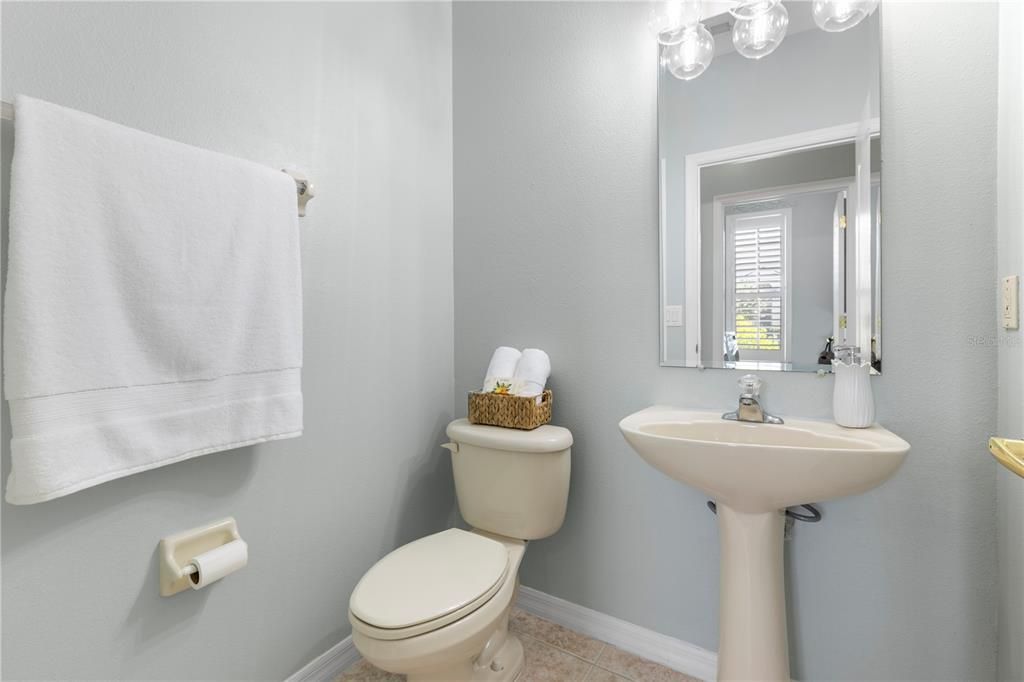 For Sale: $735,000 (5 beds, 3 baths, 3372 Square Feet)