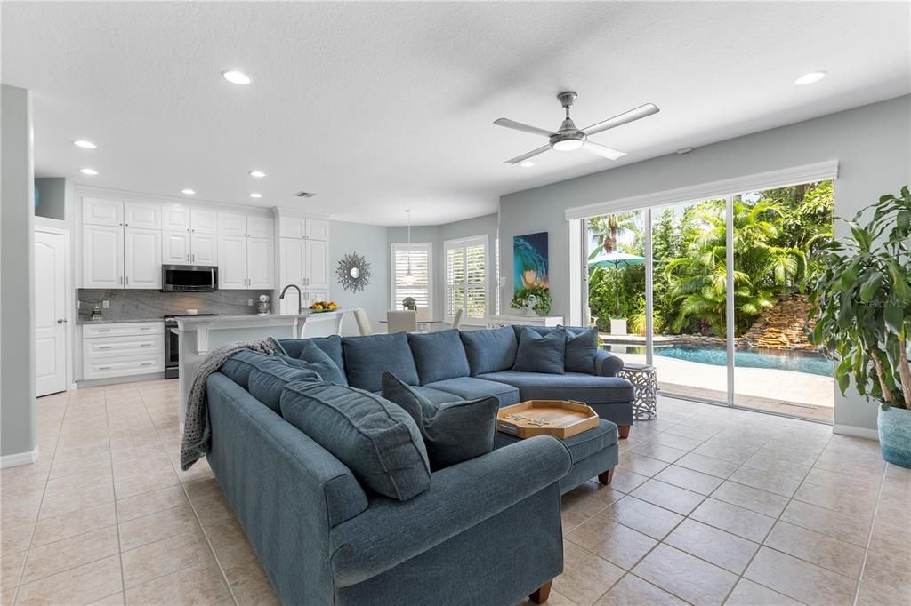 For Sale: $735,000 (5 beds, 3 baths, 3372 Square Feet)