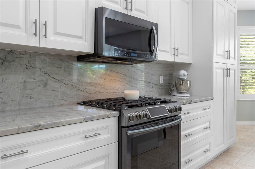 For Sale: $735,000 (5 beds, 3 baths, 3372 Square Feet)