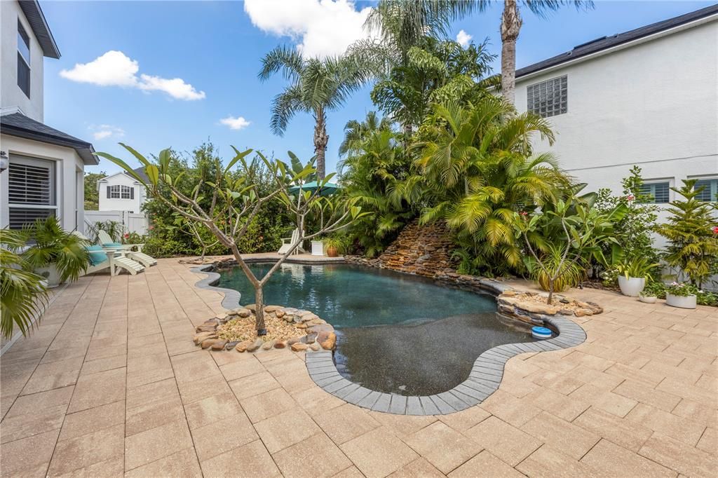 For Sale: $735,000 (5 beds, 3 baths, 3372 Square Feet)