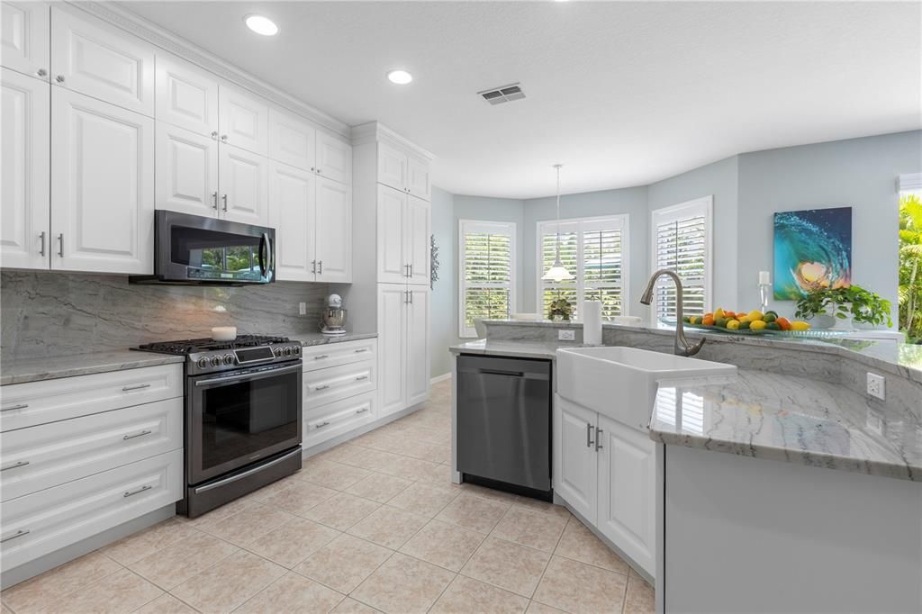 For Sale: $735,000 (5 beds, 3 baths, 3372 Square Feet)