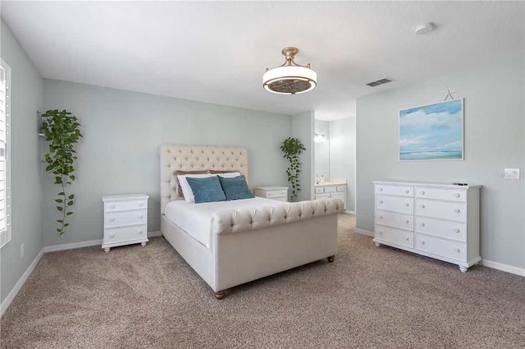 For Sale: $735,000 (5 beds, 3 baths, 3372 Square Feet)