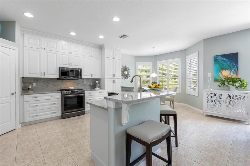 For Sale: $735,000 (5 beds, 3 baths, 3372 Square Feet)