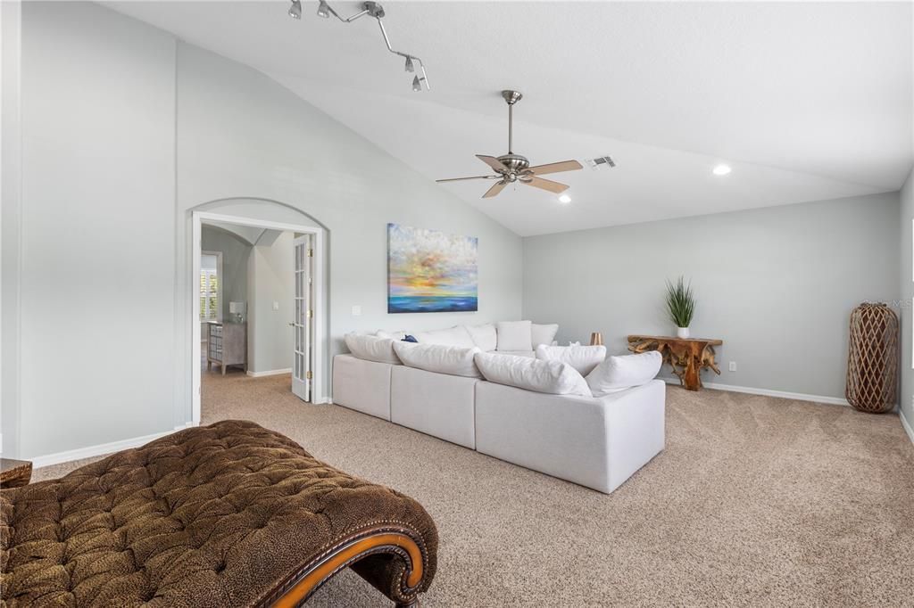 For Sale: $735,000 (5 beds, 3 baths, 3372 Square Feet)