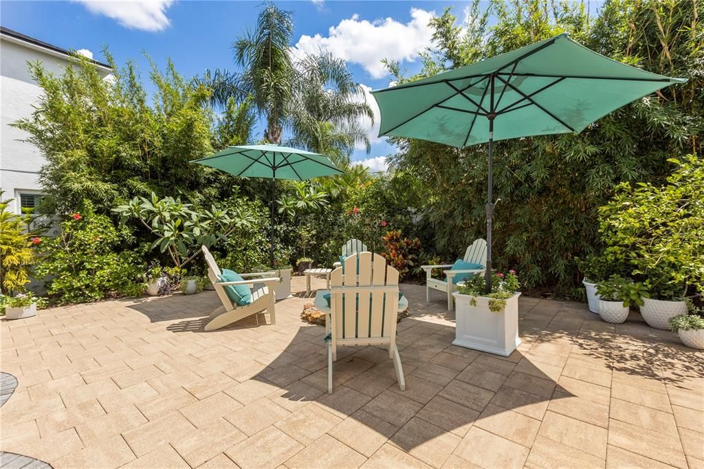 For Sale: $735,000 (5 beds, 3 baths, 3372 Square Feet)