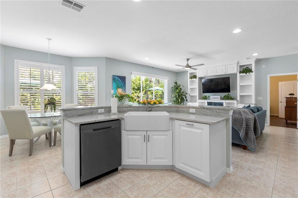 For Sale: $735,000 (5 beds, 3 baths, 3372 Square Feet)