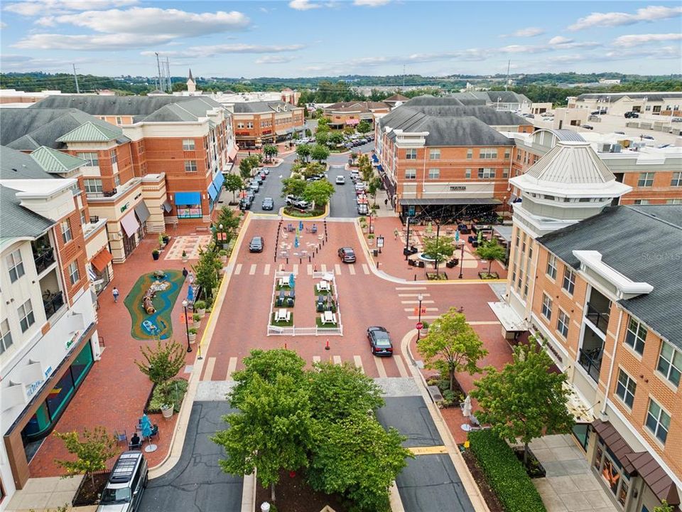 Active With Contract: $373,990 (4 beds, 3 baths, 2210 Square Feet)