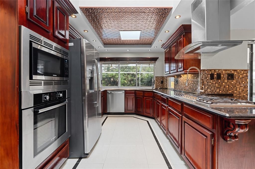 For Sale: $499,900 (3 beds, 3 baths, 2924 Square Feet)