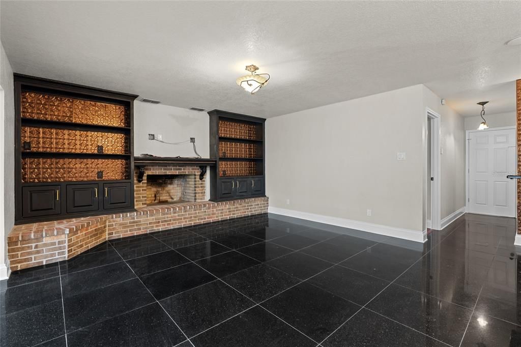 For Sale: $499,900 (3 beds, 3 baths, 2924 Square Feet)